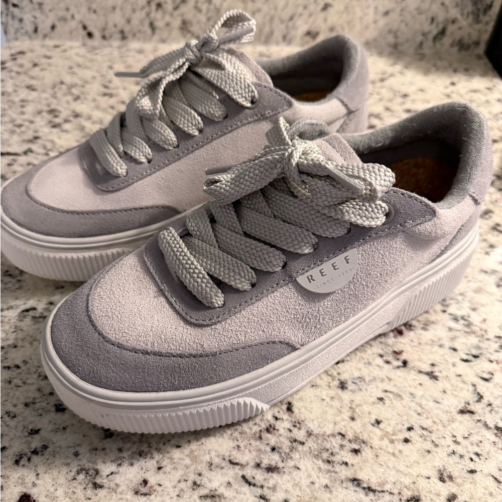Reef Women's Sneakers in Gray and White - Picture 3 of 4